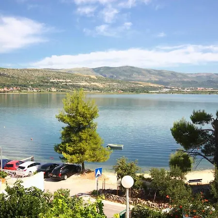 Apartments By The Sea Mastrinka, Ciovo - 10261 *